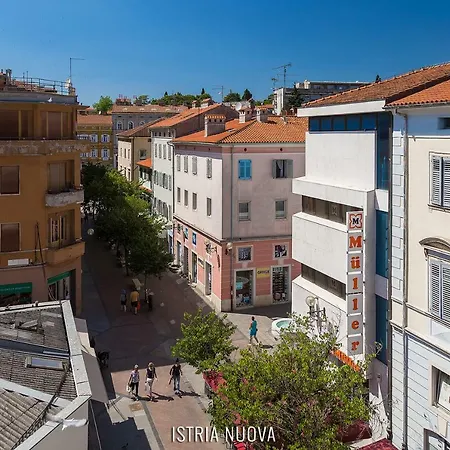 Istria Nuova's * Pula