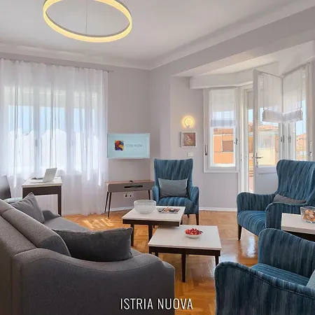 Istria Nuova's * Pula